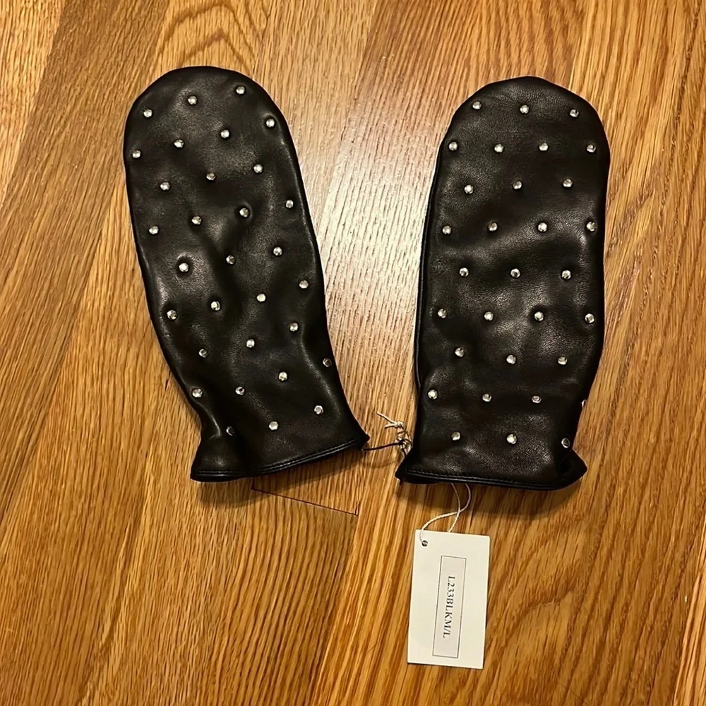 NWT Free People x Carolina Amato Carrie Studded Leather Mittens Black